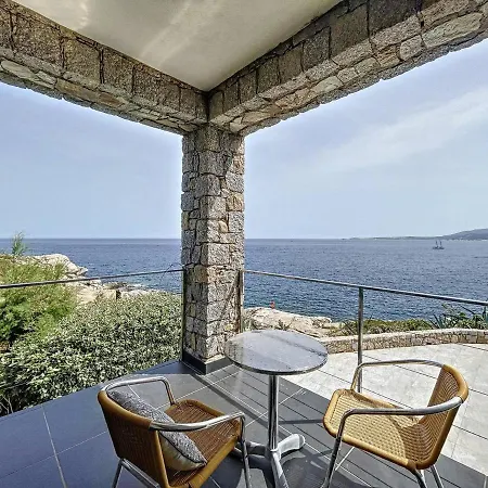 En Bord De Mer Avec Piscine Interieure Et Vues Splendides Sur La Mediterranee Et Citadelle De Calvi - Fr-1-719-4 Calvi (Corsica)